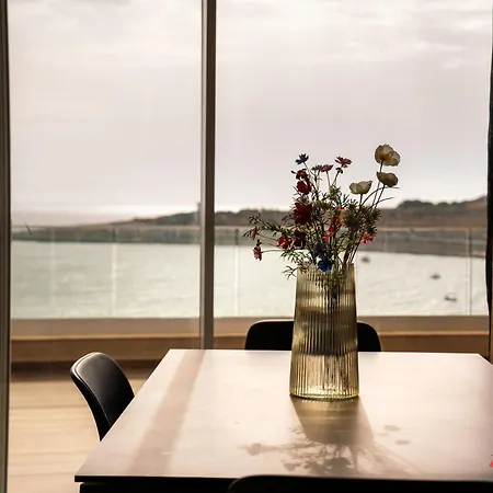 Stunning Sea View Penthouse In 세인트폴스베이