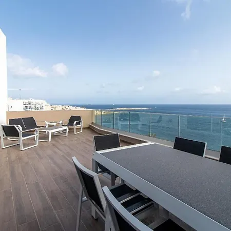 Stunning Sea View Penthouse In Appartement